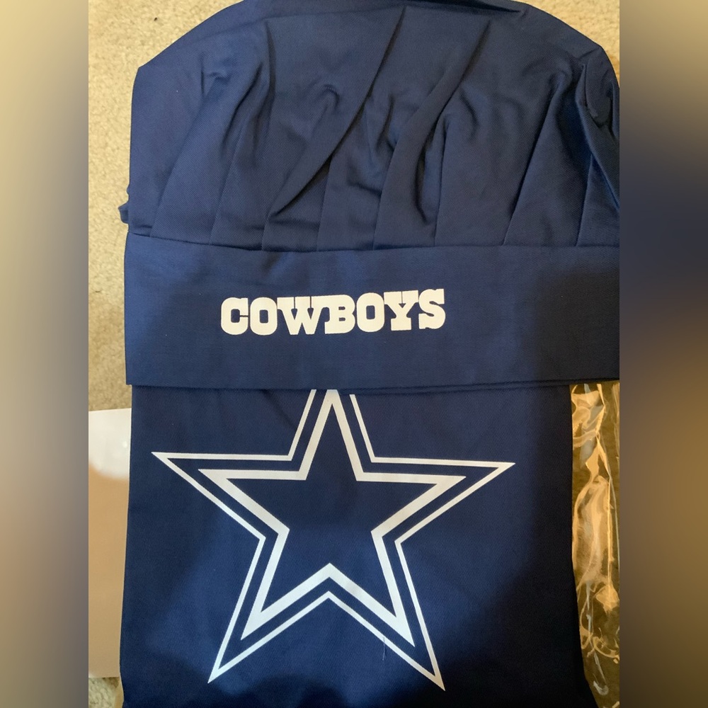 New Dallas Cowboys Apron and chef hat.
